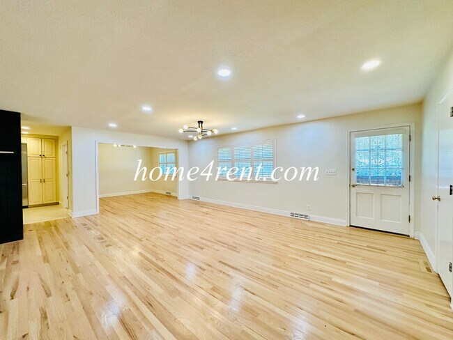 Building Photo - 11131 Wornall Rd