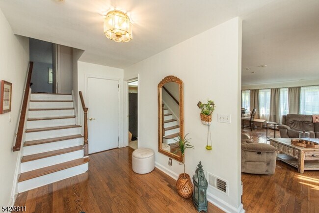 Foto del edificio - 123 Smull Ave