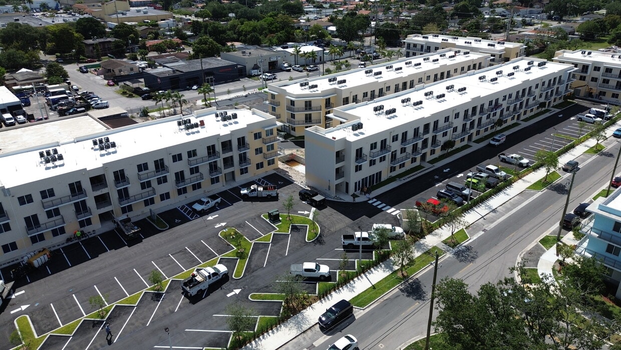 Foto del edificio - The Trail Lofts