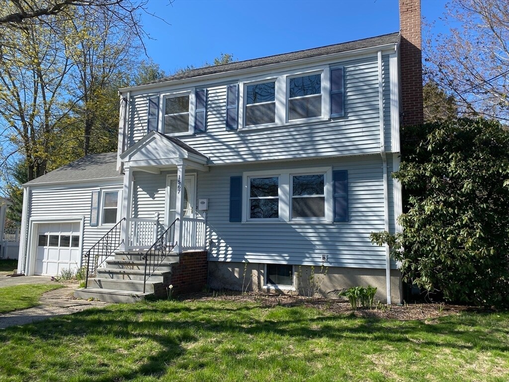 Primary Photo - 1567 Great Plain Ave