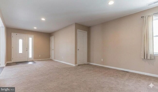 Building Photo - 1375 Lesher Ave