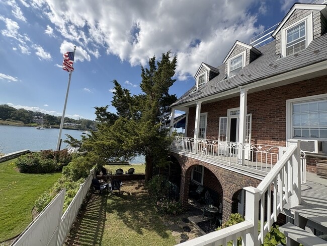 Foto del edificio - 700 Steamboat Rd