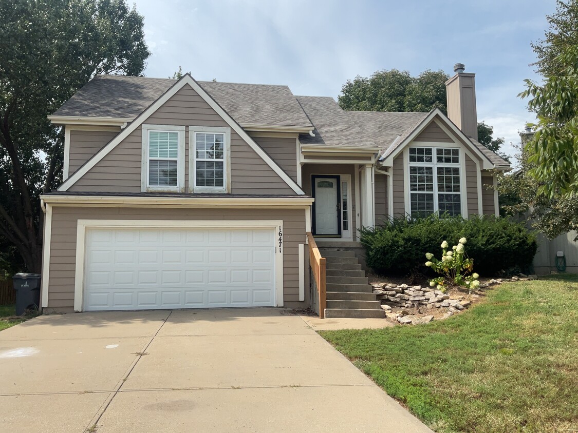 Foto principal - 16471 W 158th Terrace