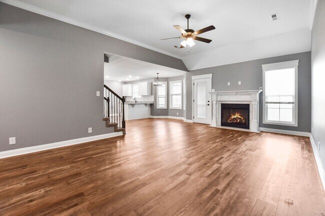 Foto del edificio - Pet Friendly Three Bedroom with Bonus!