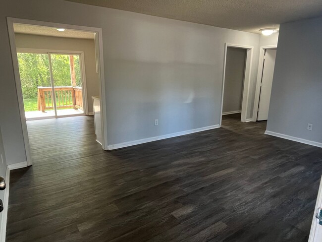 Foto del edificio - 1st Floor 2 Bed, 1 Bath Condo in Concord