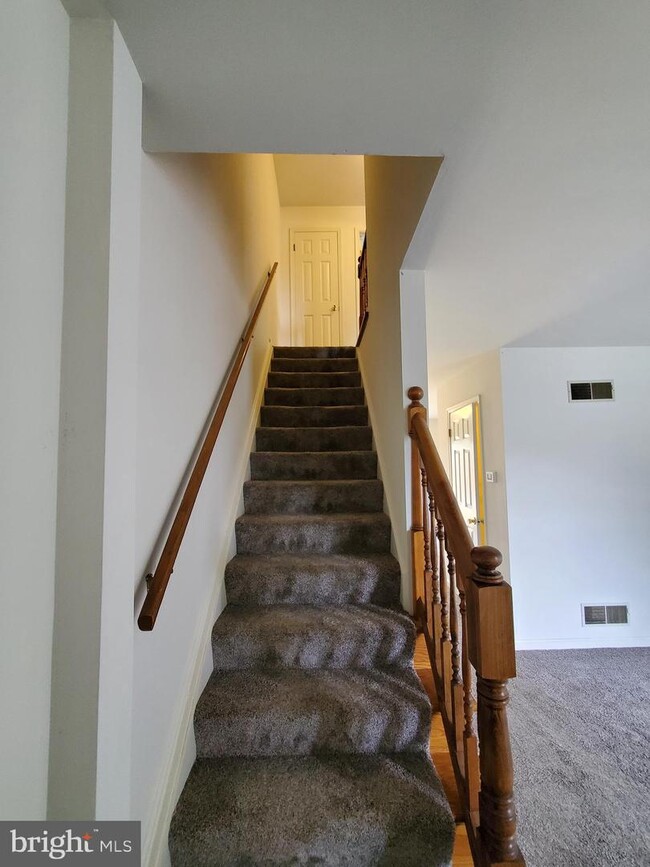 Building Photo - 620 Park Ridge Dr