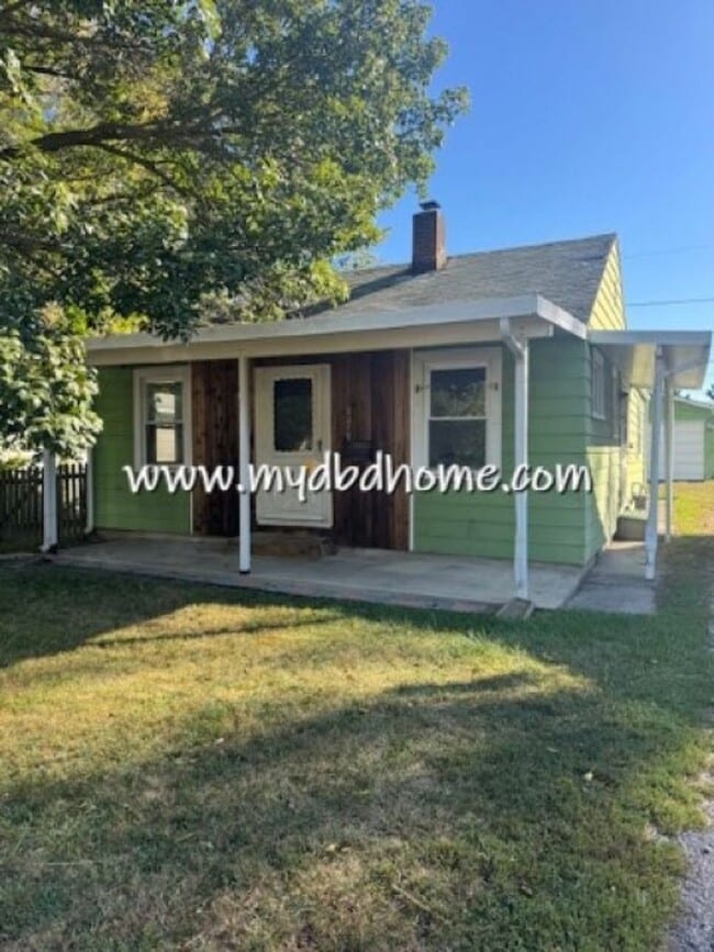 Building Photo - 2217 Shadybrook Dr