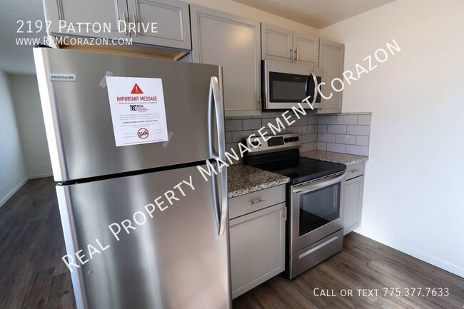 Building Photo - Newly upgraded upstairs 2 Bed, 1 Bath Apt ...