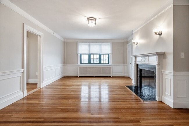 Building Photo - 124 Bowdoin St