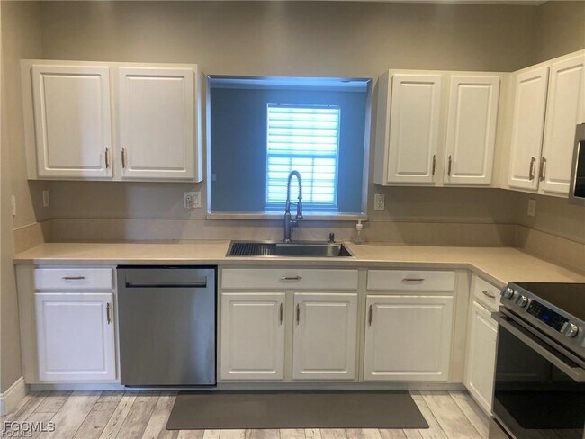 Foto del edificio - 4068 Cherrybrook Loop