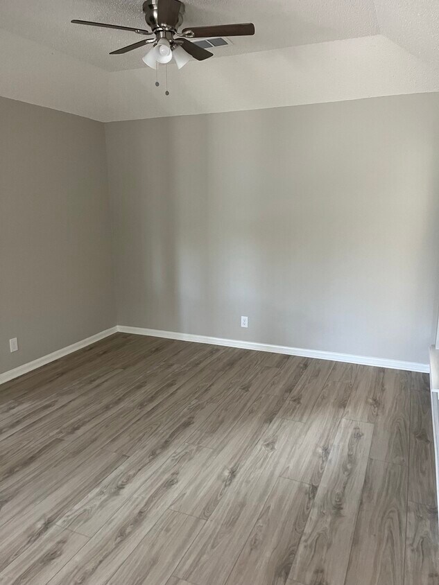 15005 W 8th St, Santa Fe, TX 77517 House Rental in Santa Fe, TX