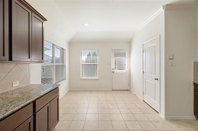 Foto del edificio - 9116 Wild Rose Ln