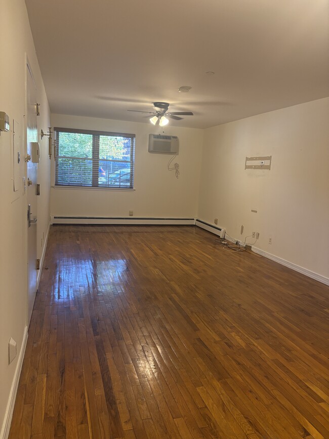 Building Photo - 442 97th St