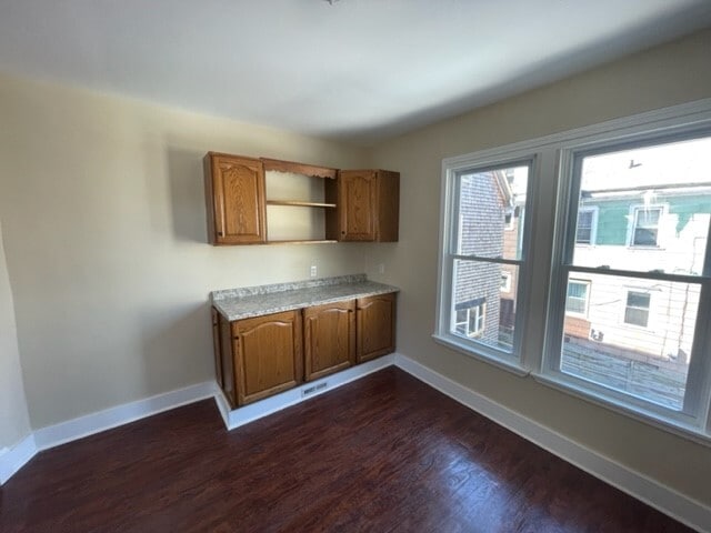 Kitchen - 62 Woodside Ave