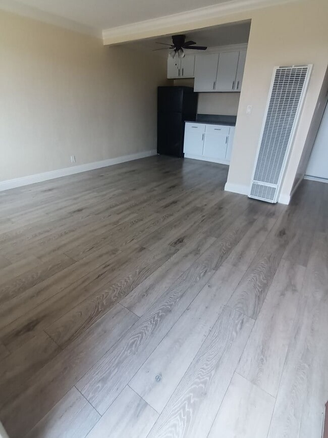 Building Photo - Welcome to SkyView Villa & Somerset Apartm...