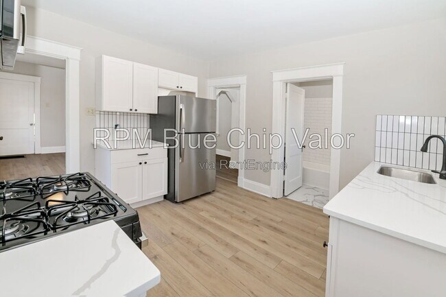 Foto del edificio - 5214 Warren Ave