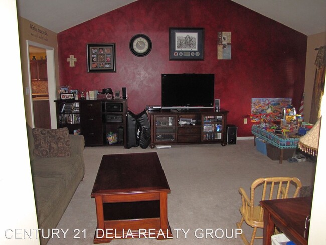 Building Photo - 3 br, 2 bath House - 1817 Briarwood Dr.