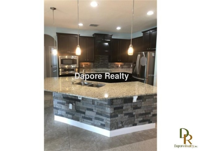 Building Photo - Beautiful 4 bedroom 2 bath 3 car garage home!