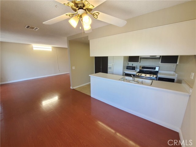 Building Photo - 1525 Walnut Leaf Dr