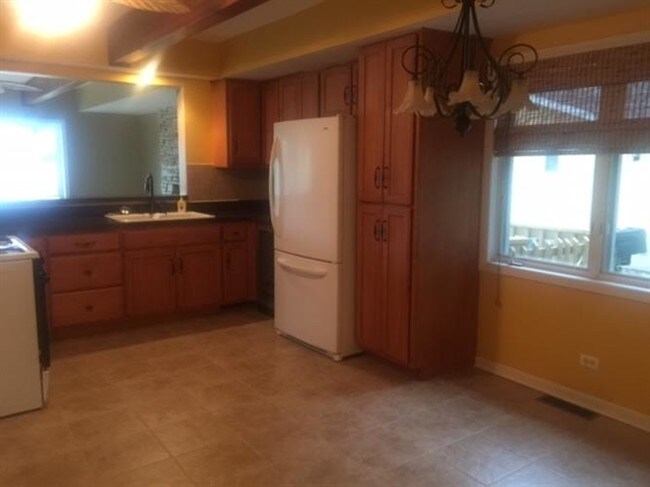 Building Photo - 620 Candlewick Dr