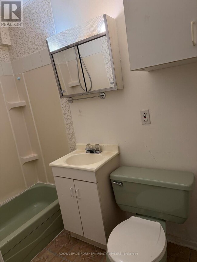 Building Photo - 85 Croatia Ave