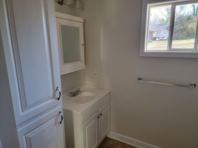 Foto del edificio - 2 Bedroom 1 Bathroom House