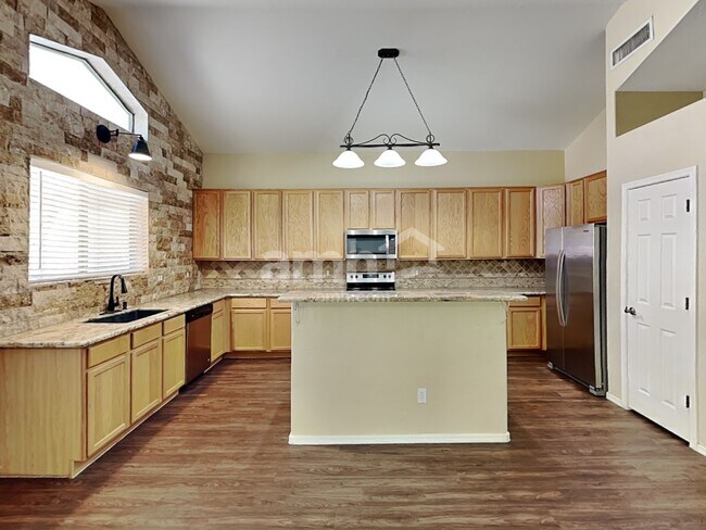 Foto del edificio - 33055 N Madison Way Dr