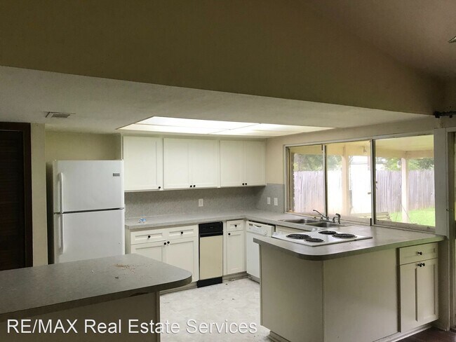 Foto del edificio - 3 br, 2 bath House - 11101 Parkside