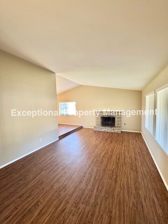 Building Photo - Ready to move in 4 bedroom 2 bath home!