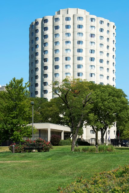 Foto del edificio - Hilliard Towers Senior Apartments One