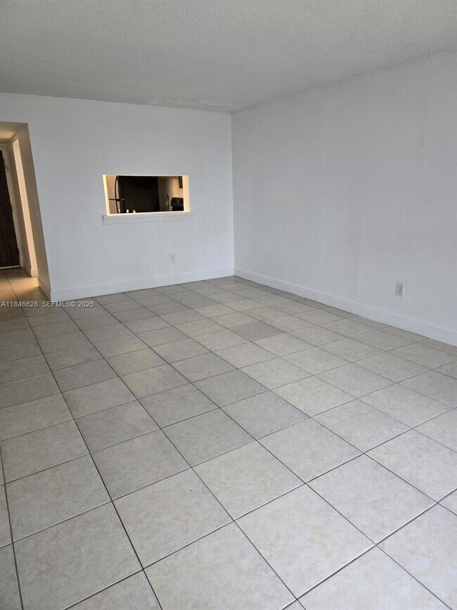 Foto del edificio - 482 NW 165th St