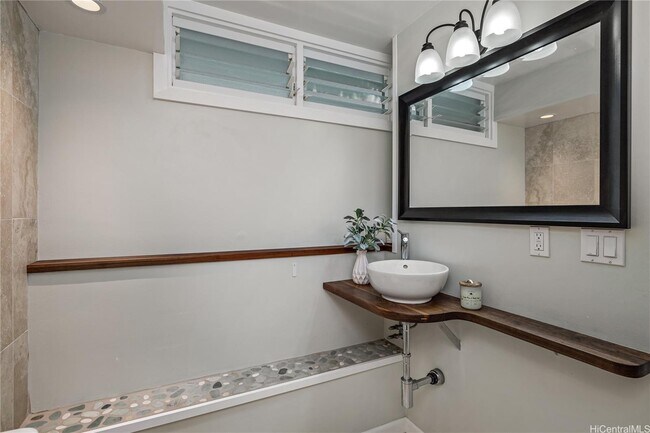 Building Photo - 3121 Pualei Cir