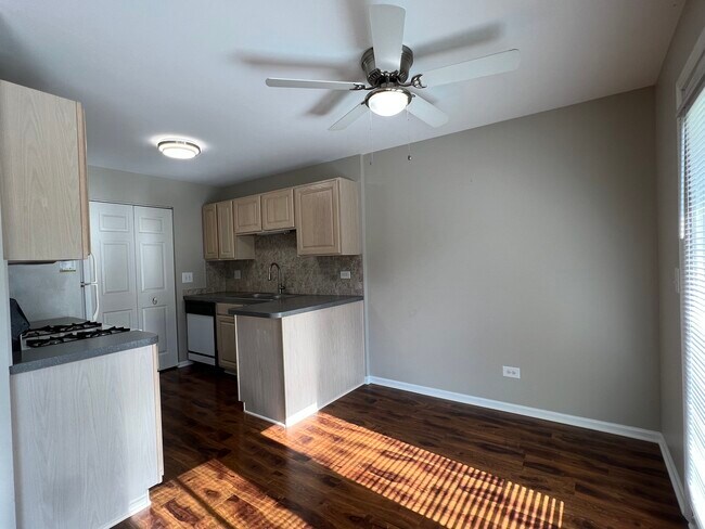 Foto del edificio - 320 Crestview Dr