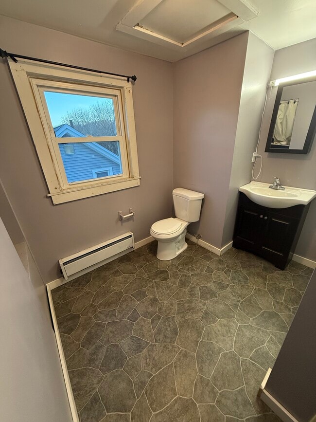 Building Photo - 15 Railroad Pl