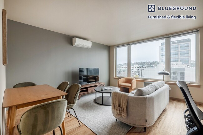 Building Photo - 708 6th Ave N