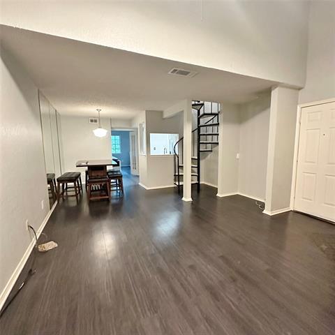 Foto del edificio - 5590 Spring Valley Rd