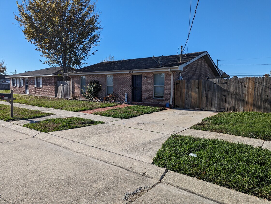 2916 Ashley Dr, Violet, LA 70092 House Rental in Violet, LA