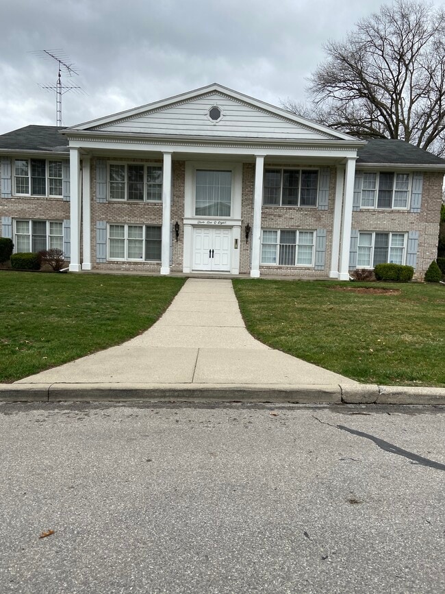 Building Photo - 2608 Valley Brook Dr