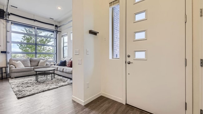 Photo - 10117 Morrison Rd Townhome