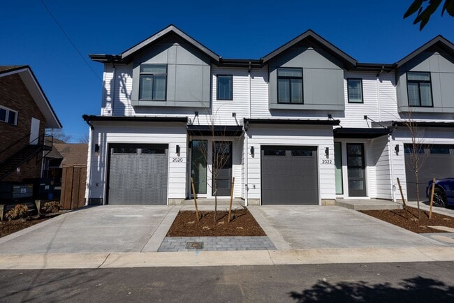Built in 2024 - 3 bedroom with loft/office. Has AC. - Built in 2024 - 3 bedroom with loft/office. Has AC.