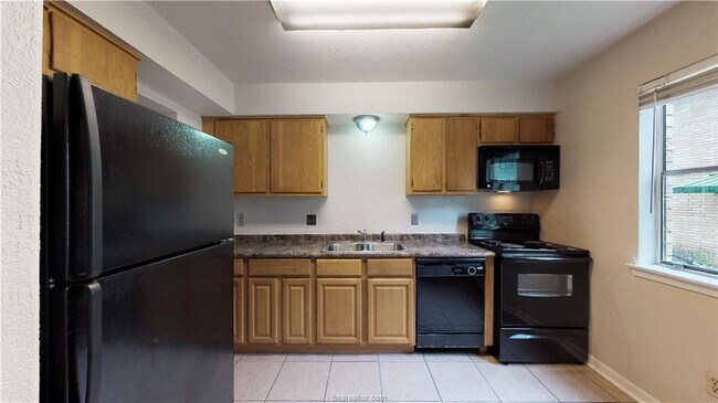 Foto del edificio - 202 Lincoln Ave