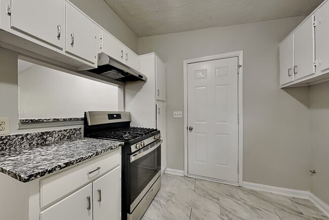 Building Photo - 2093 Drake Ct