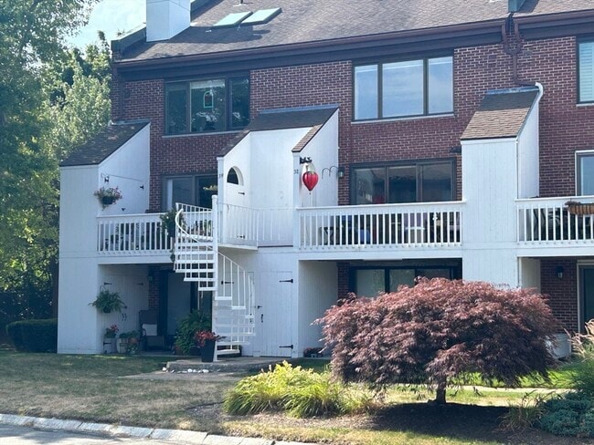 Building Photo - 126 Merrimac St