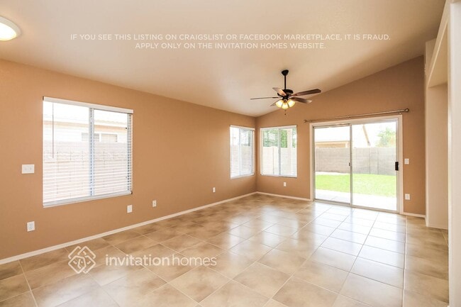 Foto del edificio - 2751 E Terrace Ave