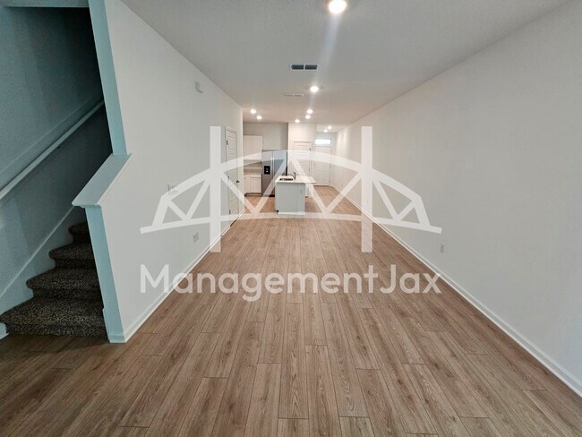 Foto del edificio - 5918 Ortega Lk Dr