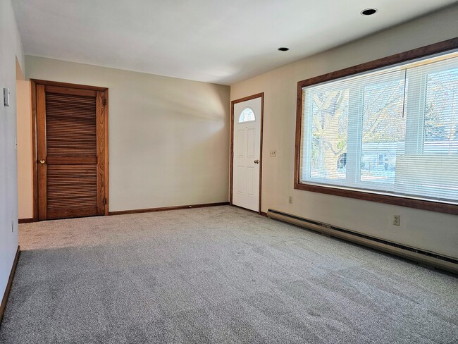 Foto del edificio - 1007 Lilac Ln