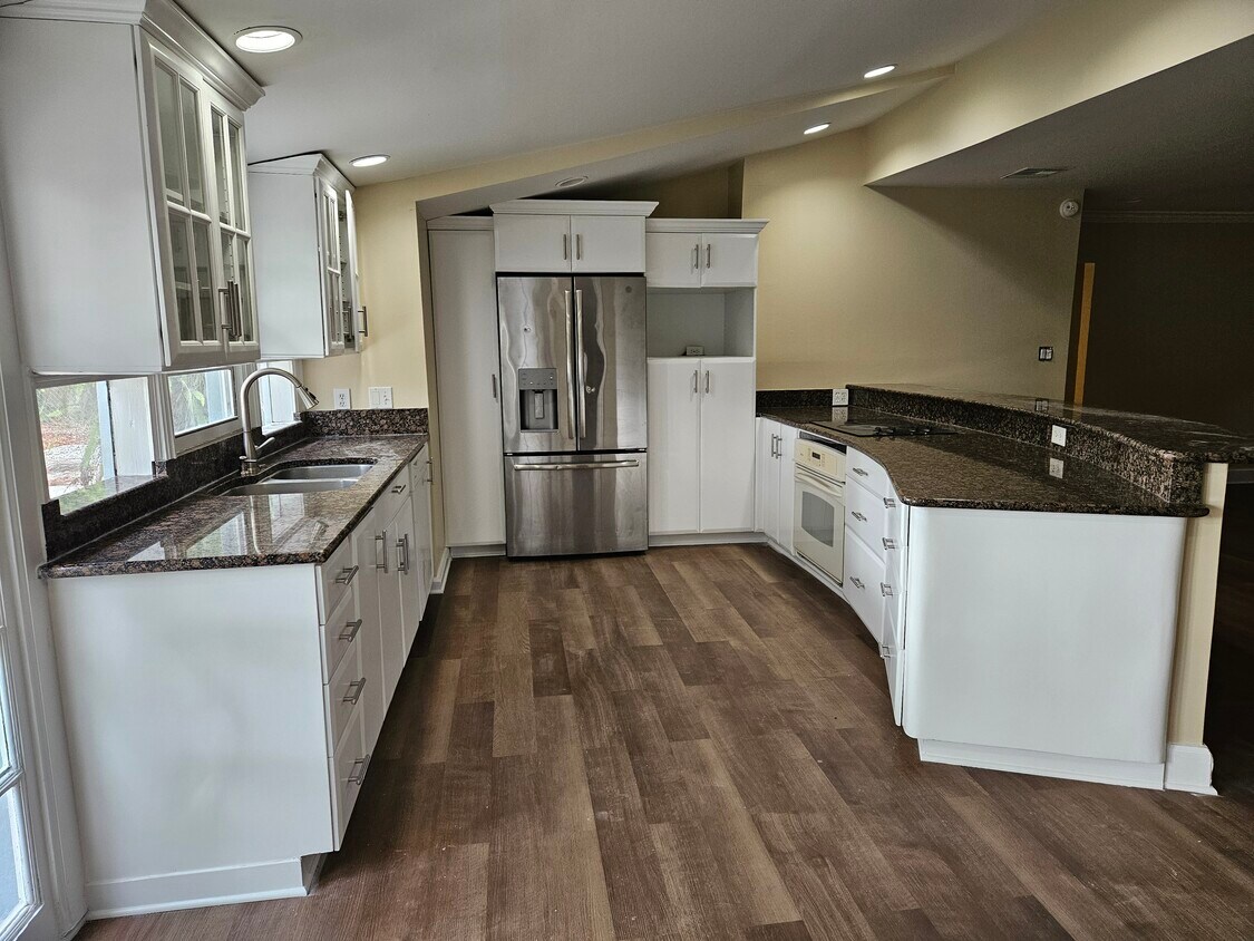 Foto principal - 8602 Twin Lakes Blvd