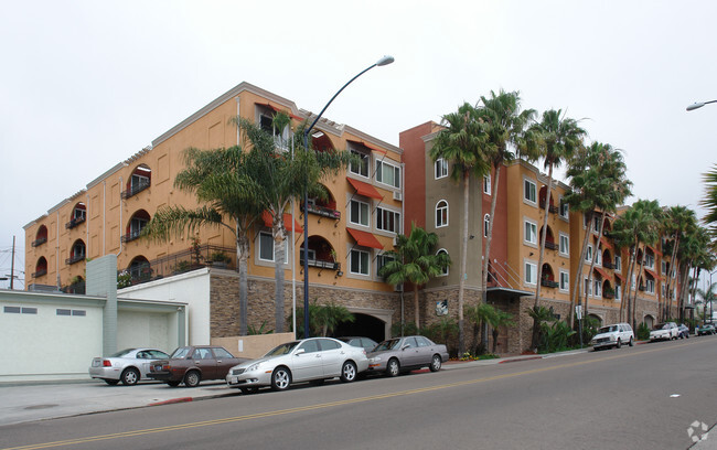 Foto del edificio - Pacific Shores Apartments