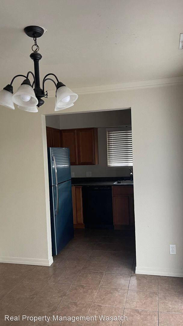 Building Photo - 2 br, 1 bath House - 846 e Cedar Pine #31