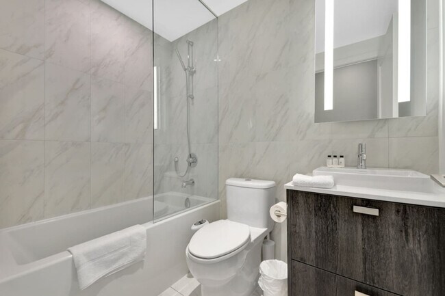 Photo du bâtiment - 470 Front St W